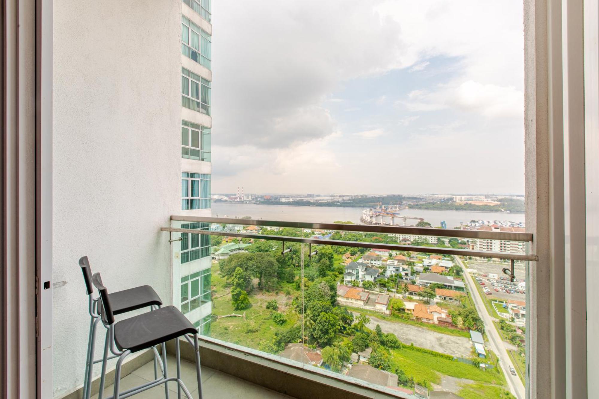 Paragon Suites Studios With Private Jacuzzi Near Ciq Rts Johor Bahru Exterior foto